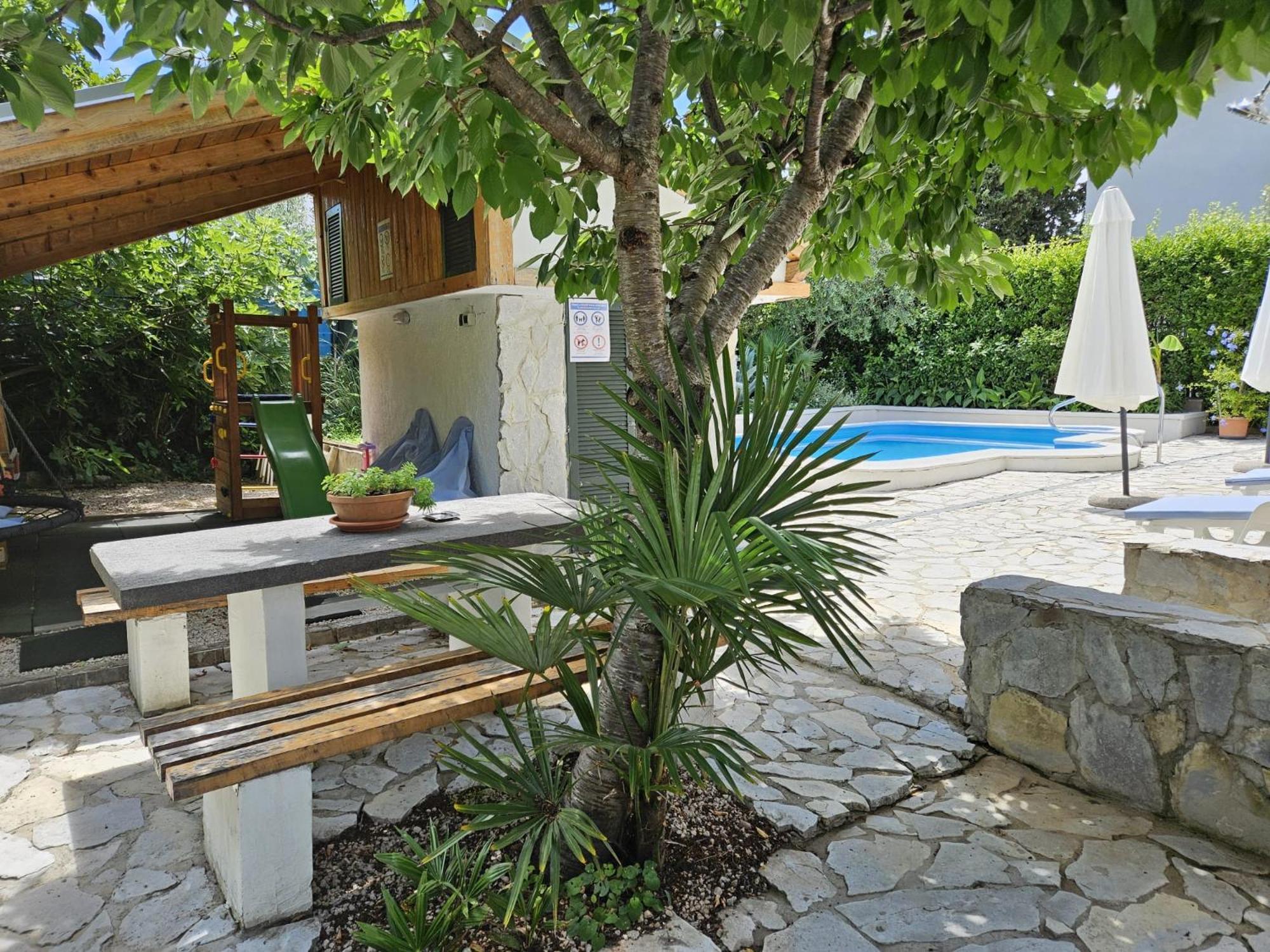 Apartments Mirko Malinska Exterior photo